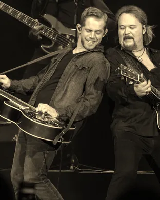 Travis Tritt Ennis